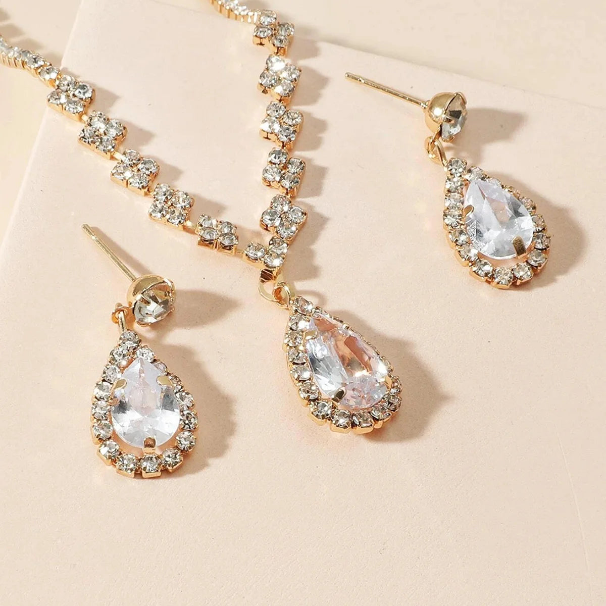 Women's fashion light luxury rhinestone water droplet necklace, earring set, simple and versatile fashion accessories