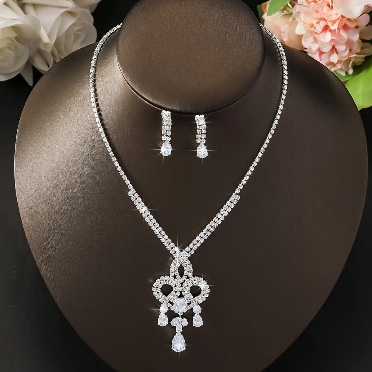 Women's fashionable and dazzling full diamond water droplet set, light luxury style high-end jewelry set for women