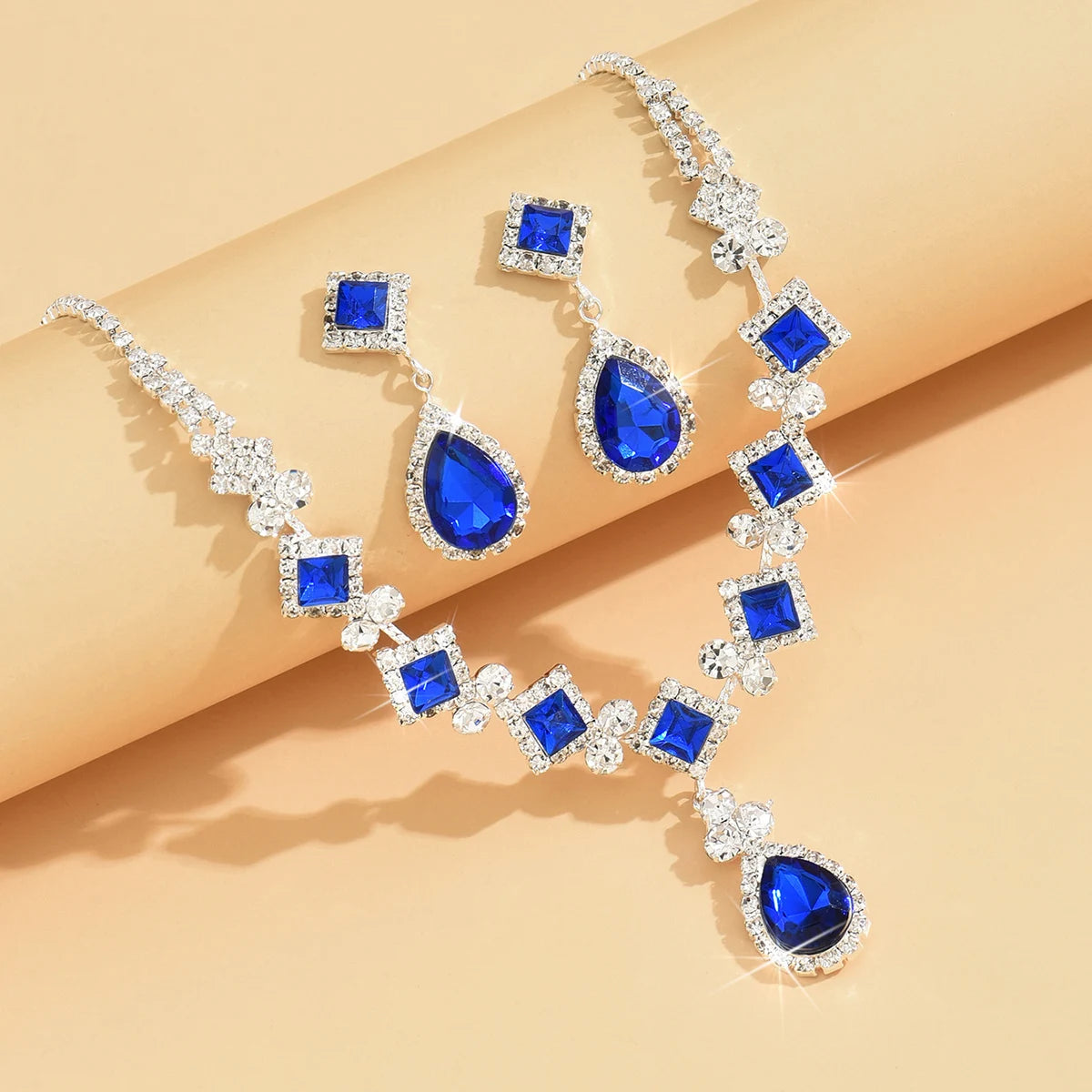 3PC Women's Fashion Trendy Claw Chain Geometry Water Drop Necklace Earrings Jewelry Set Wedding Banquet Party Holiday Gift