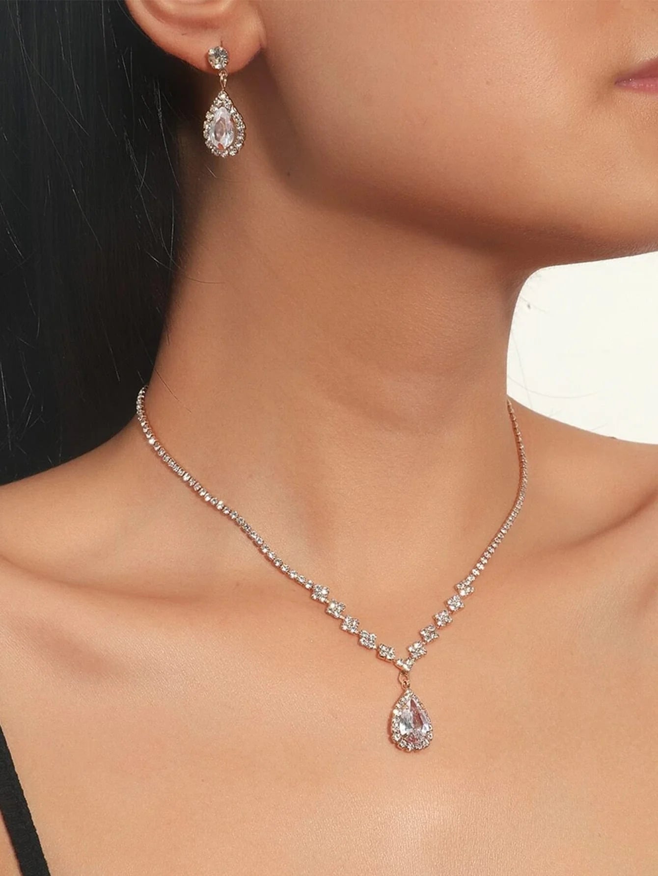 Women's fashion light luxury rhinestone water droplet necklace, earring set, simple and versatile fashion accessories