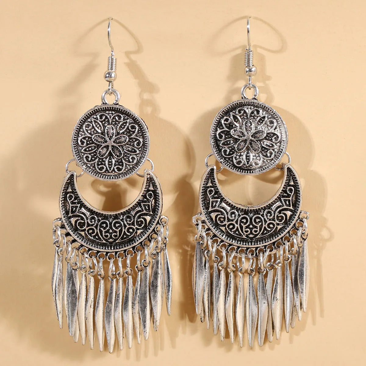 2pcs vintage ethnic style metal tassel carved women's earrings for summer vacation personalized accessories