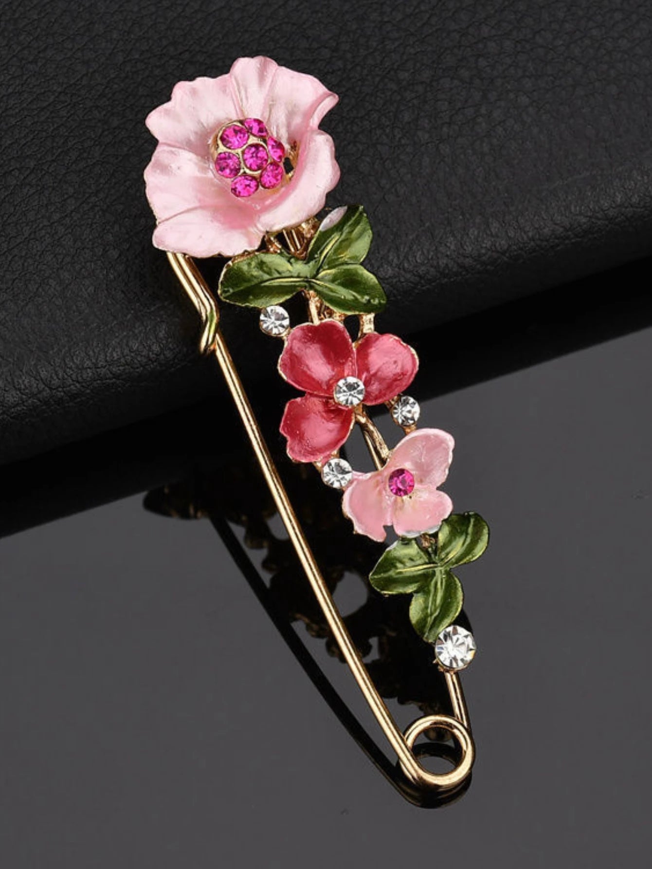 Sweet Flower Shape Brooch Pin Inlaid Shiny Rhinestones All-match Versatile Corsage Accessories
