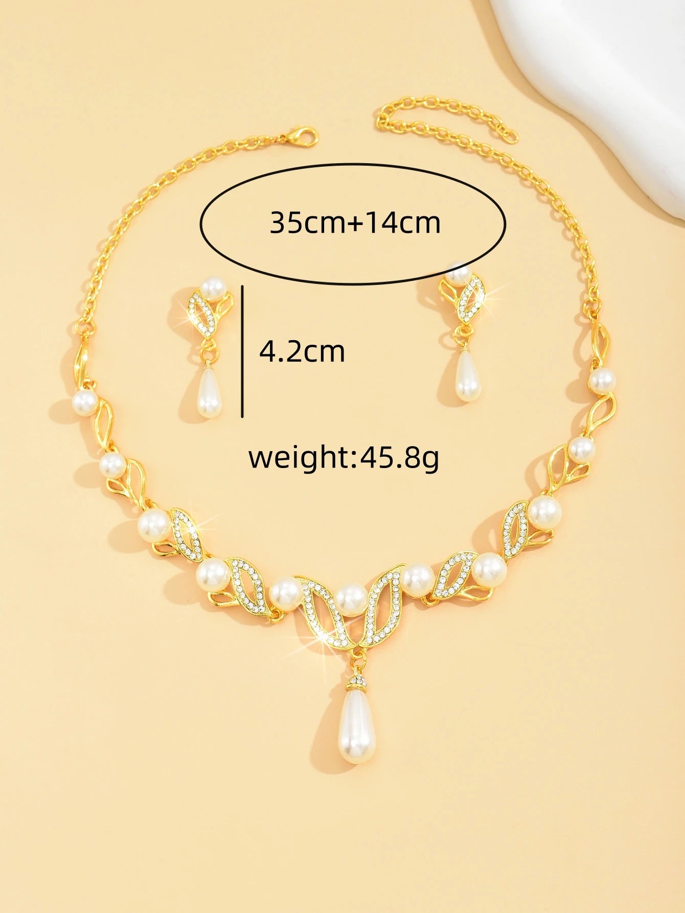 Fashionable and elegant temperament pearl water droplet set, light luxury style, elegant and gorgeous jewelry set for women