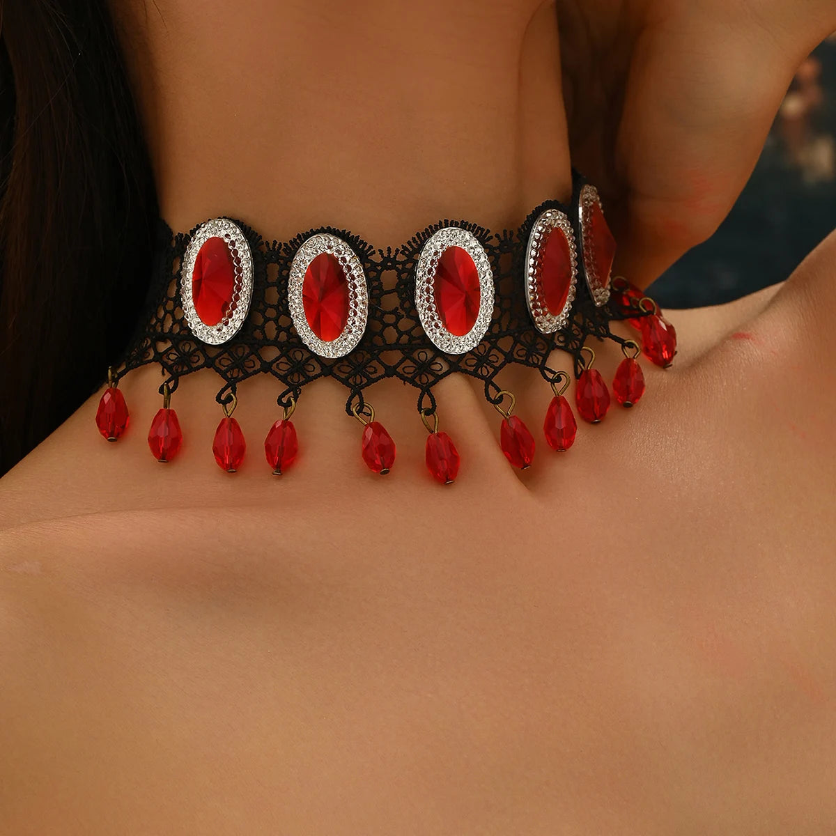 Fashion Design New Korean Edition Black Lace Red Geometric Elliptical Crystal Short Women's Clavicle Chain Necklace