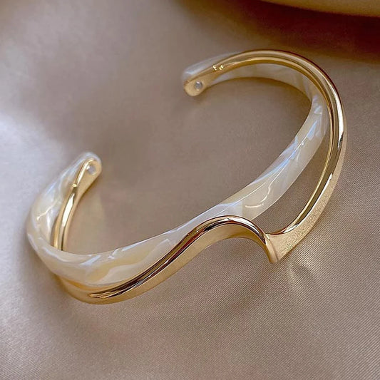 1PC Women's Fashion Light Luxury Gold Plated White Shell Twisted Cross Bracelet Date Travel Banquet Party Holiday Dressing Gift